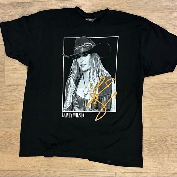 Laney Wilson Licensed Band Tee NEW - Picture 5 of 6